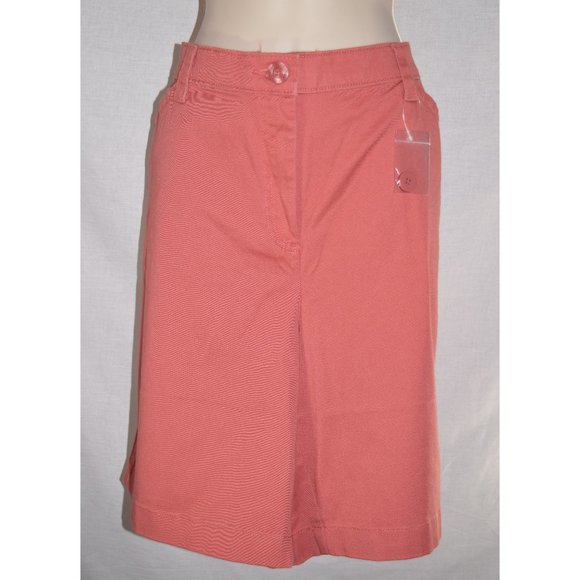 L.L. Bean Pants - NWOT LL Bean Classic Fit Shorts size 20